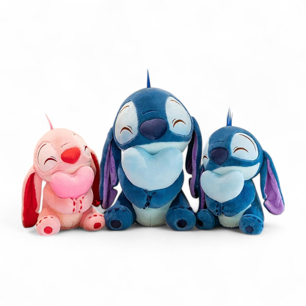 Stitch en Angel verliefd knuffel