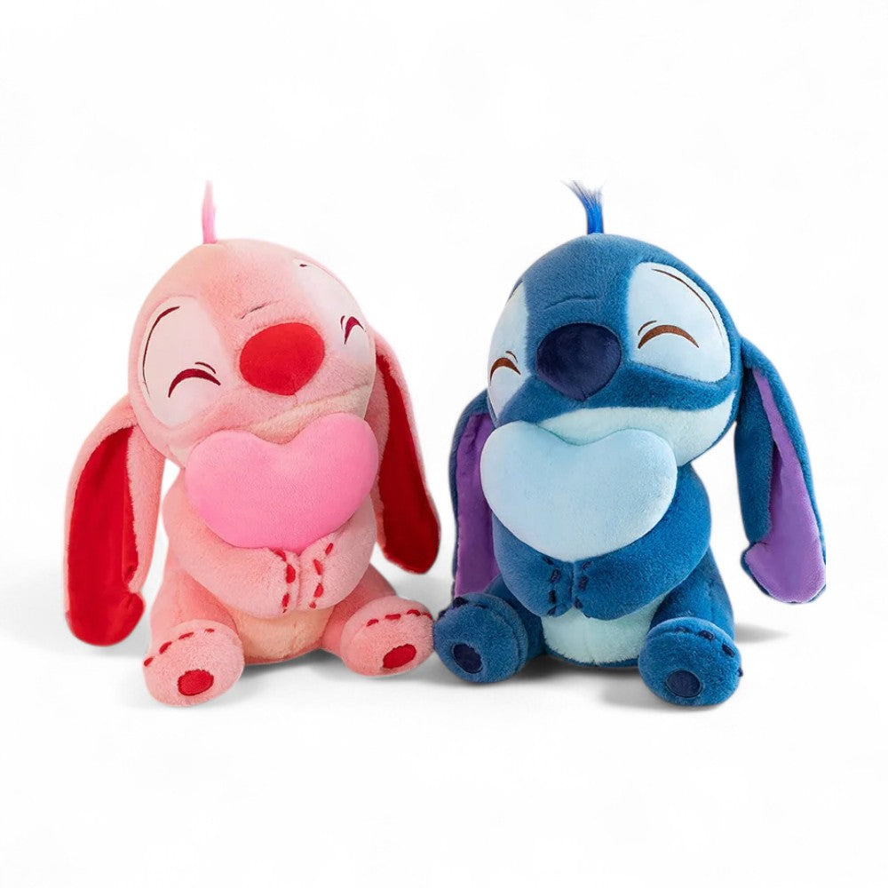 Stitch en Angel verliefd knuffel