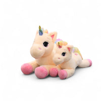 Liggende regenboog eenhoorn knuffel
