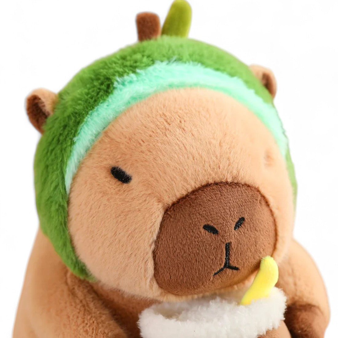 Capybara knuffel met drankje en grappige muts
