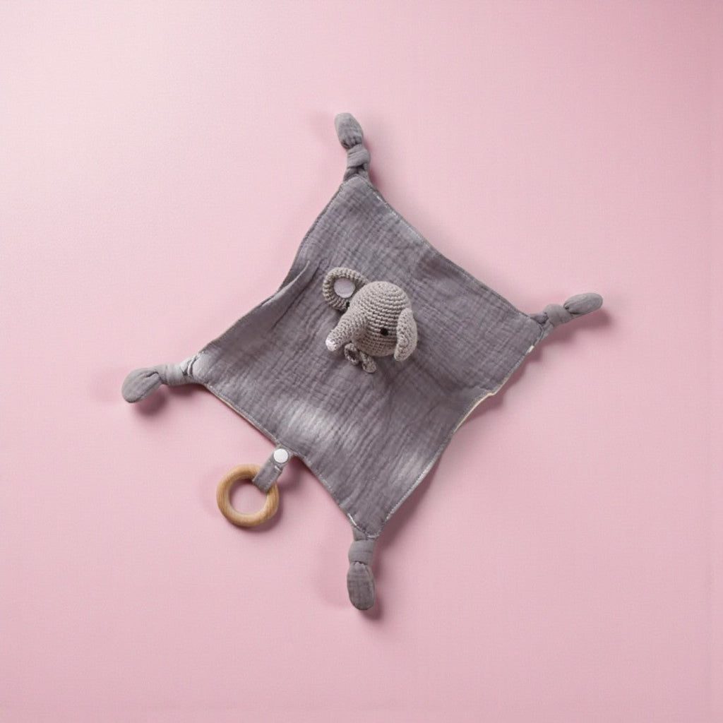 Plat gehaakt olifant knuffeldoekje met tweekleurige katoenen doek
