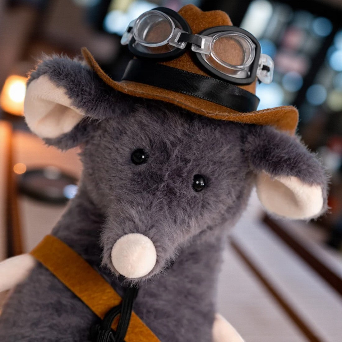 Grijze ontdekkingsreiziger muis knuffel