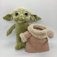 Baby Yoda knuffel met mantel