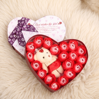 Geschenkdoos beren knuffel met rozen Valentijnsdag