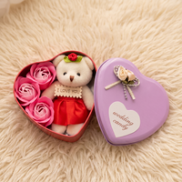 Geschenkdoos knuffel liefde beer en rozen
