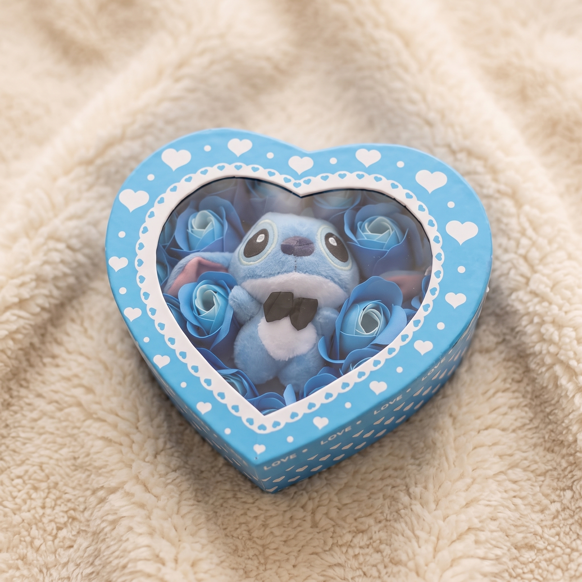 Geschenkdoos Stitch knuffel hartdoos blauwe rozen