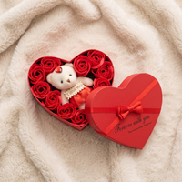 Geschenkdoos zeeprozen met beer knuffel hart