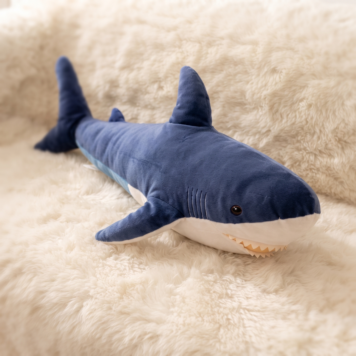 Reusachtige blauwe haai knuffel