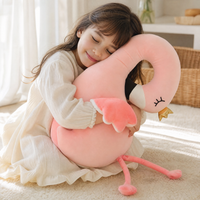 Flamingo knuffelkussen met rendiergewei