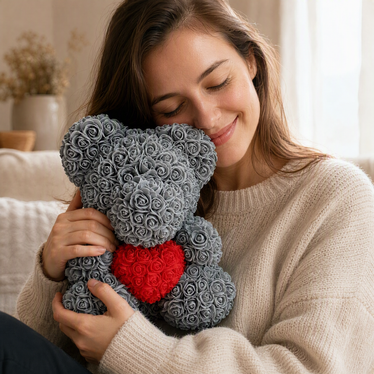 Grijze rozenbeer knuffel met rood hart in geschenkdoos