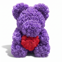 Paarse rozenbeer knuffel met rood hart