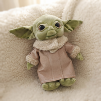 Baby Yoda knuffel met mantel