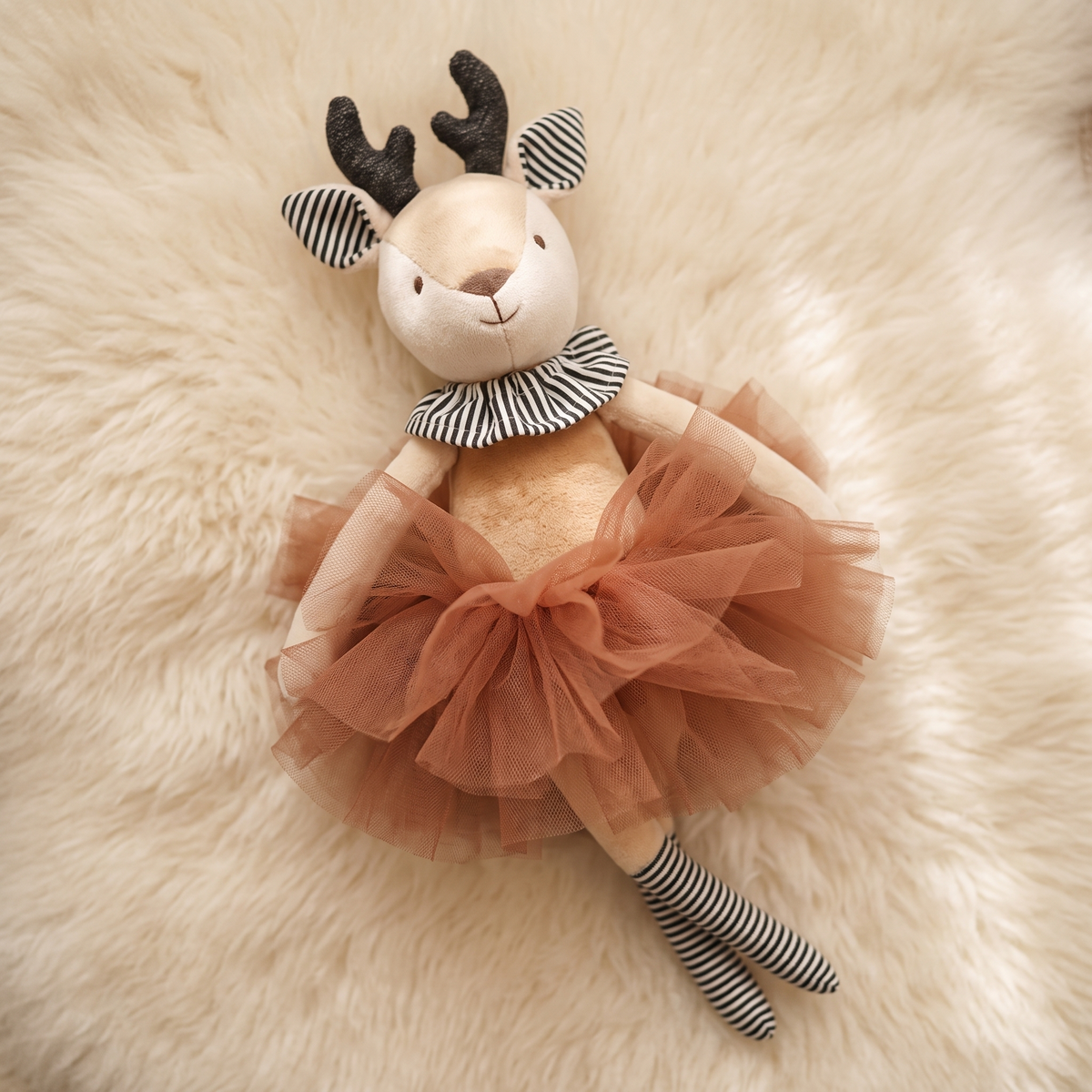 Hinde knuffel in oranje tutu