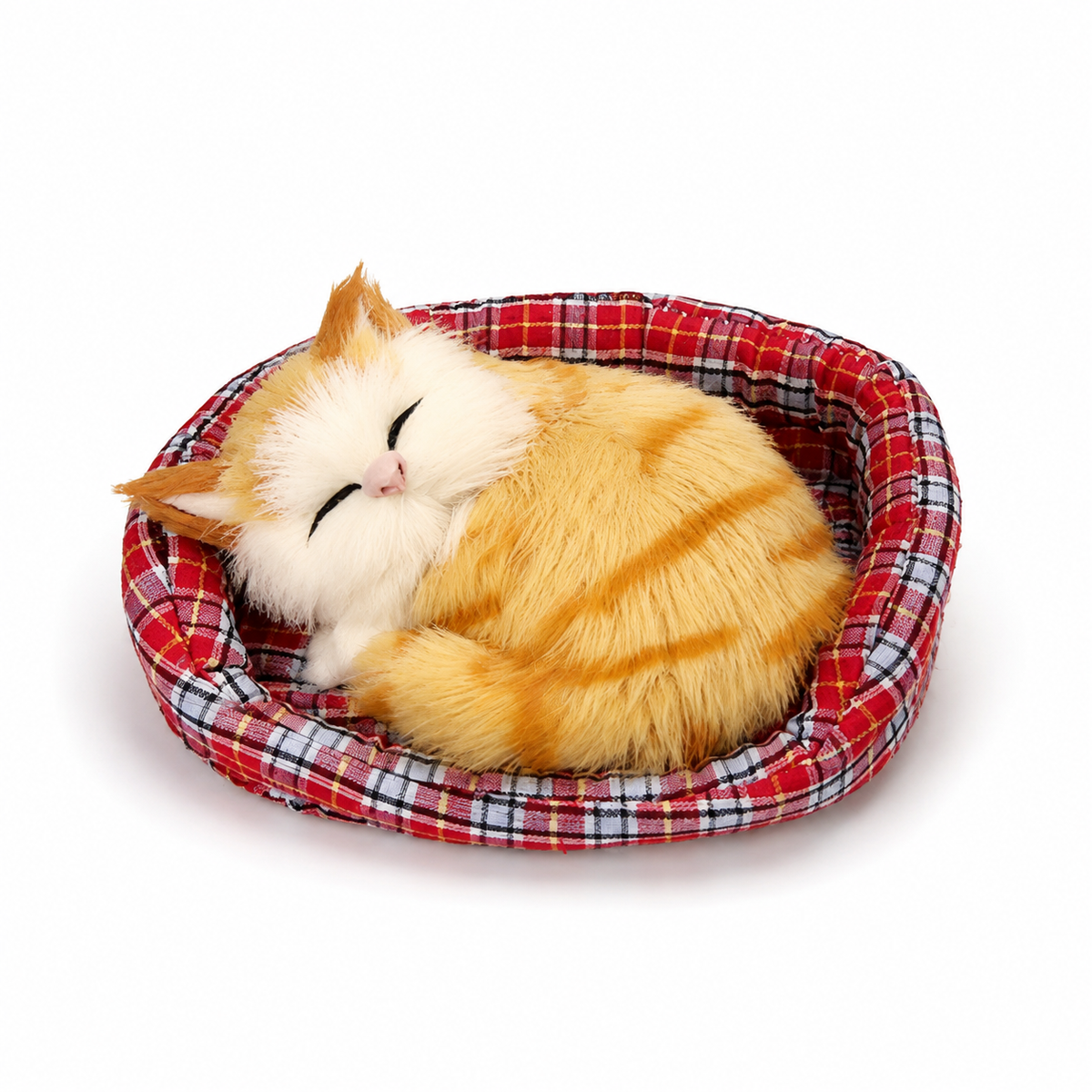Slapende kat knuffel met decoratieve mand