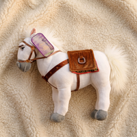Wit paard knuffel Maximus met tuig