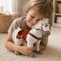 Wit paard knuffel Maximus met tuig