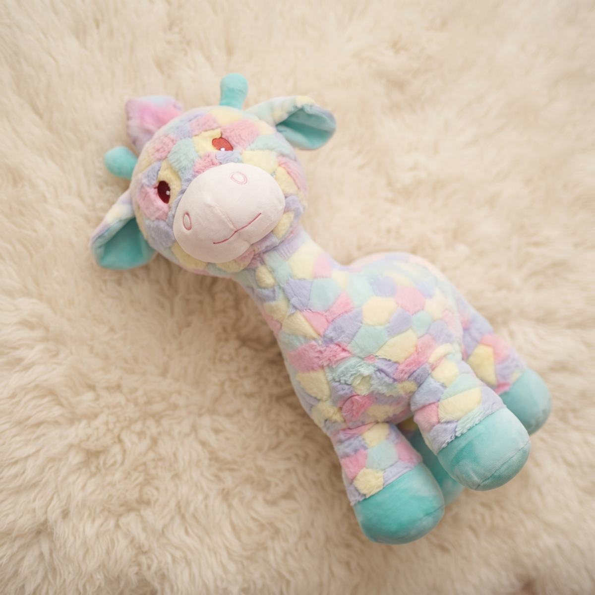 Veelkleurige regenboog giraf knuffel 30 cm