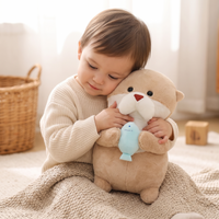 Otter knuffel met vis