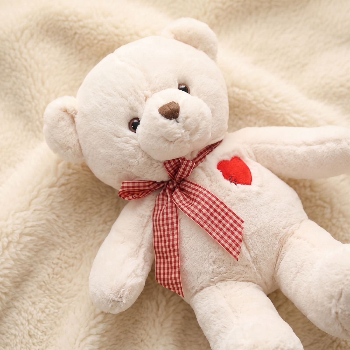 Witte beer knuffel met rood hart