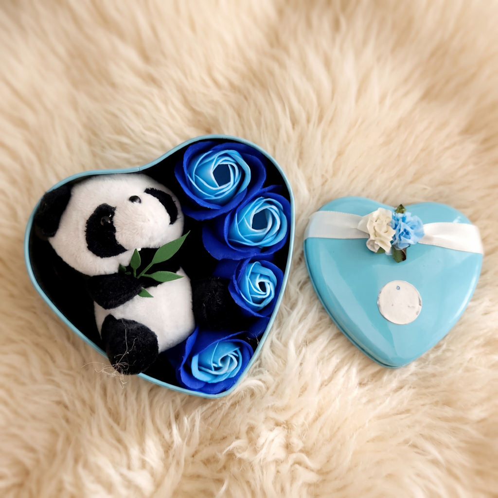 Panda knuffel in blauwe hartdoos Valentijnsdag