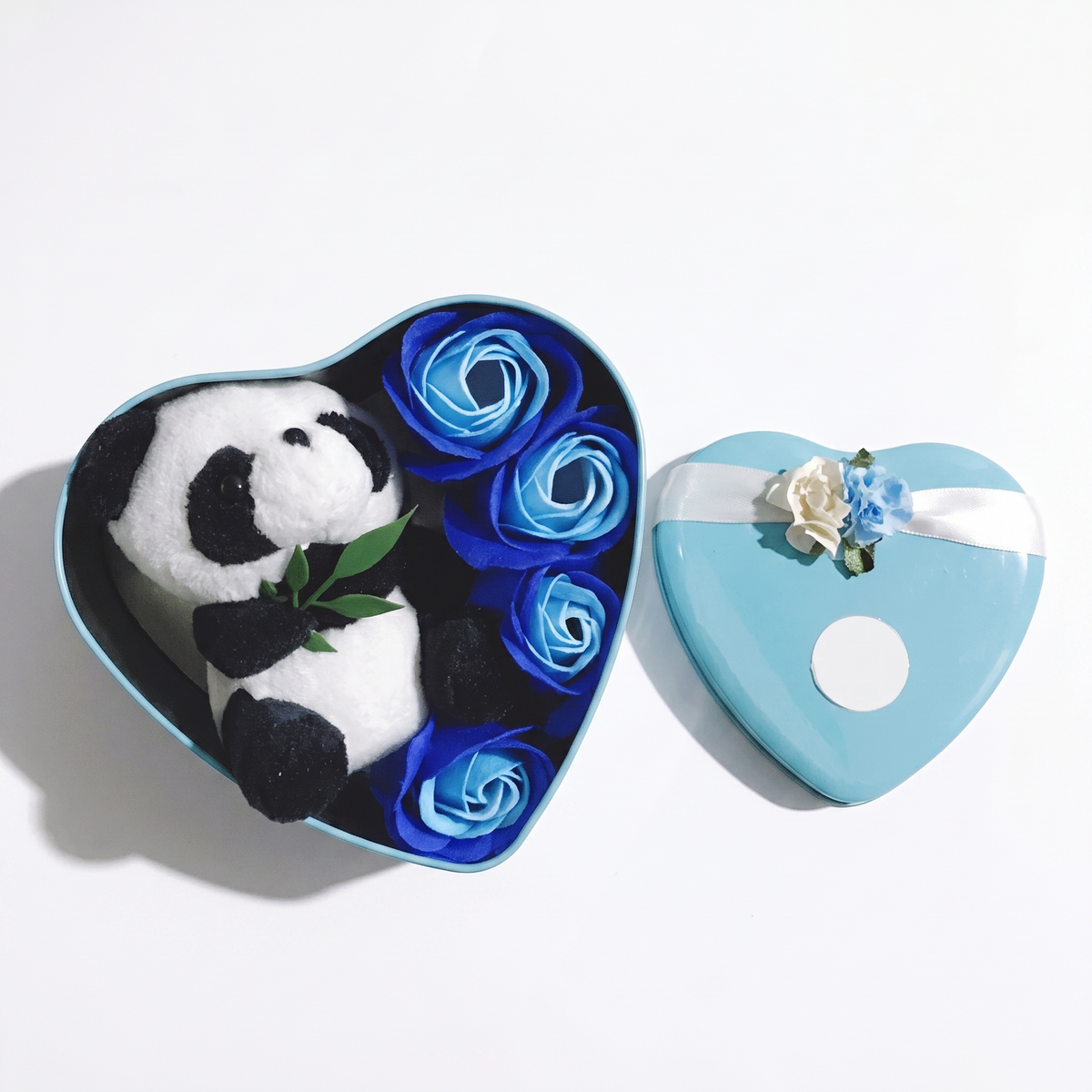 Panda knuffel in blauwe hartdoos Valentijnsdag