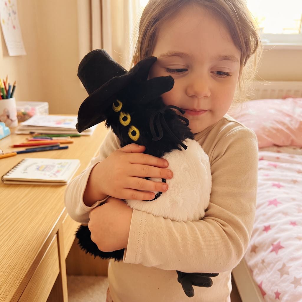Ekster knuffel Sussie met hoge hoed