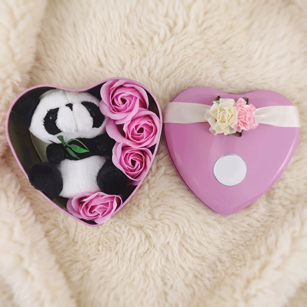 Valentijn panda knuffel in roze hartdoos