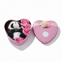 Valentijn panda knuffel in roze hartdoos