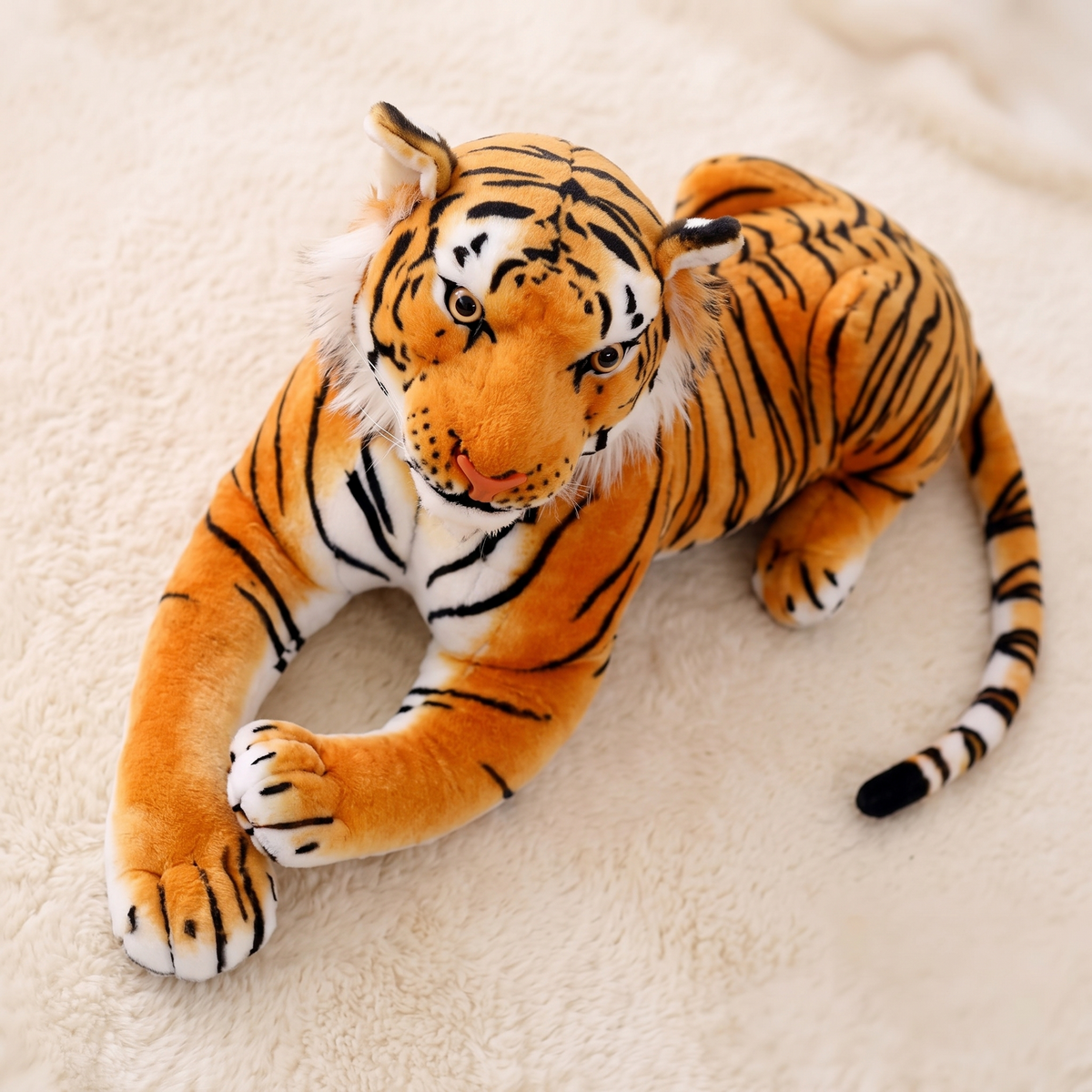 Reusachtig comfortabel tijger knuffelkussen