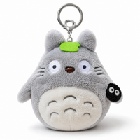 Grijze Totoro sleutelhanger knuffel met groen blad