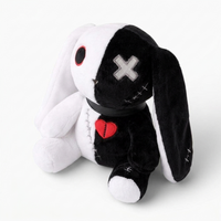 Gothic konijn knuffel zwart-wit met hart